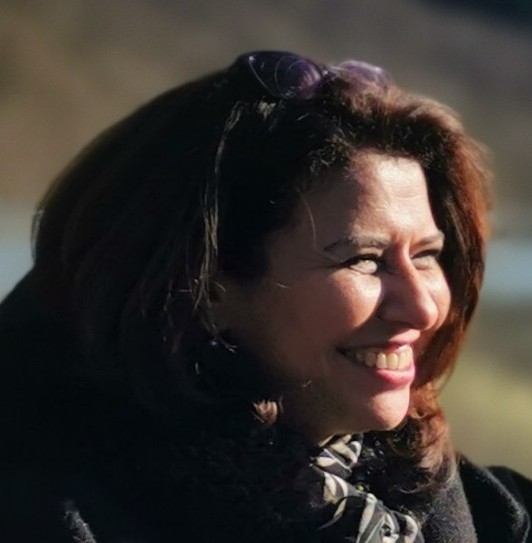 Experte bien-être et spécialiste Yoga du Rire à Namur – Jovia Éclats de Rire Yoga